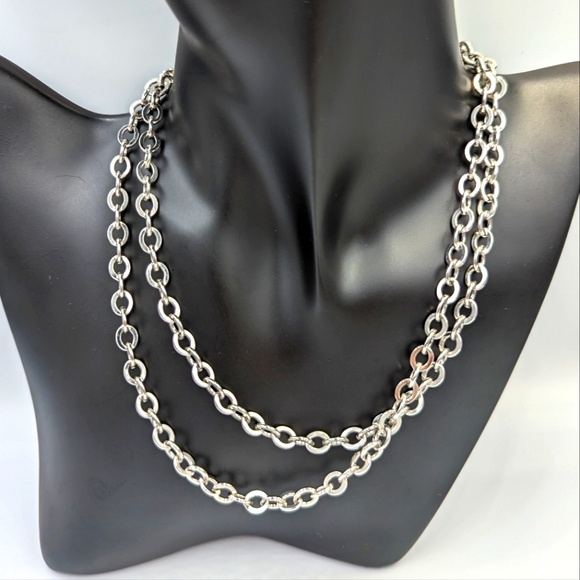 Vintage Long Silver tone Cable Oval links Monet Chain Necklace 28" - Picture 1 of 10